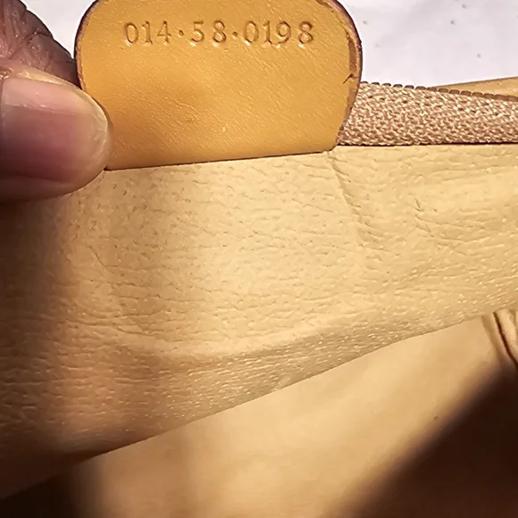 Gucci Microguccissima Vintage Leather Pouch- (COA) Certificate - Picture 7 of 16